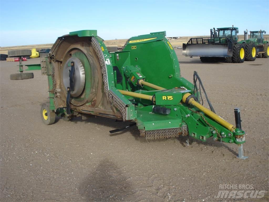 John Deere R15 Balleskærere og -stablere