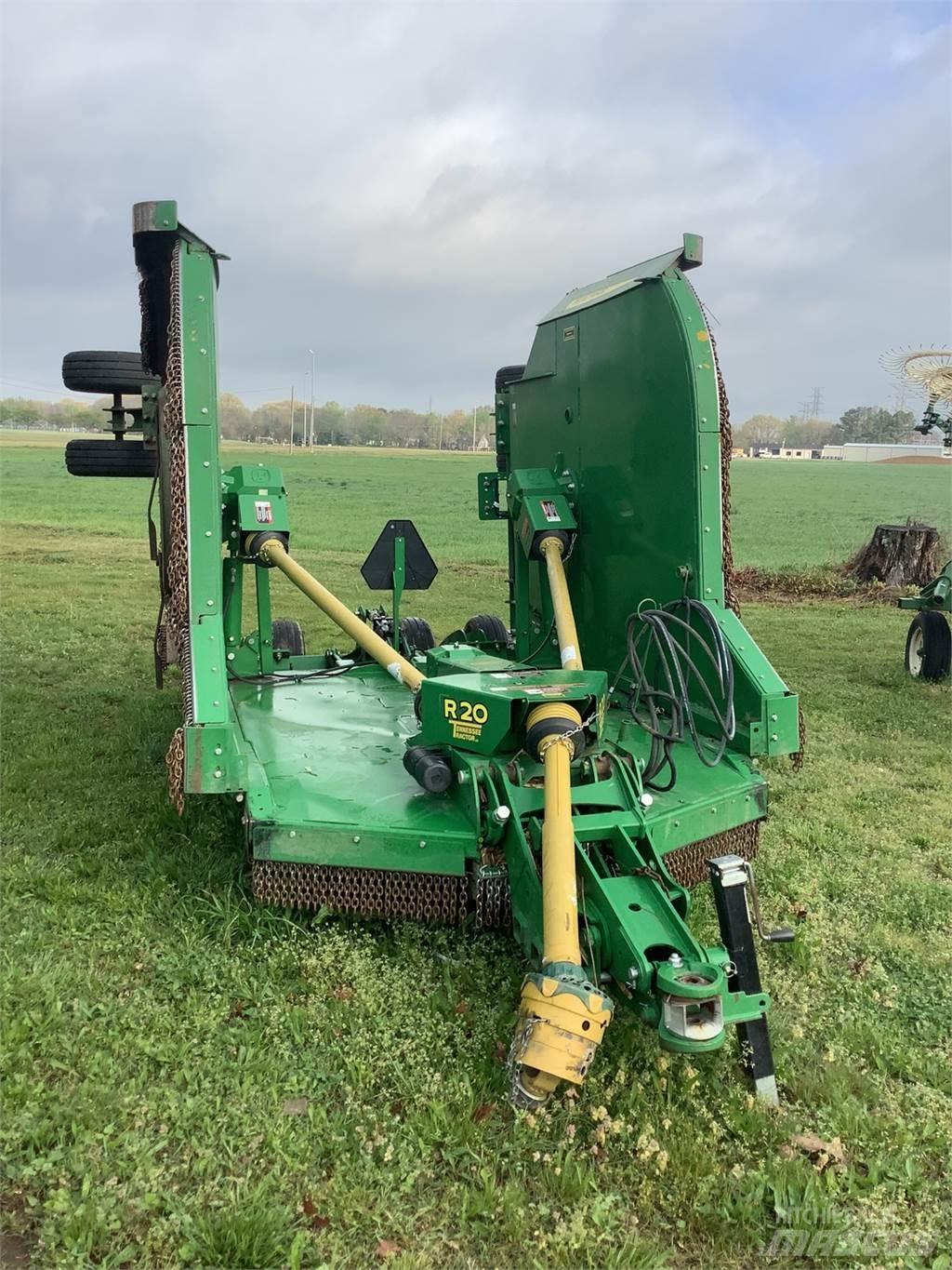 John Deere R20 Balleskærere og -stablere