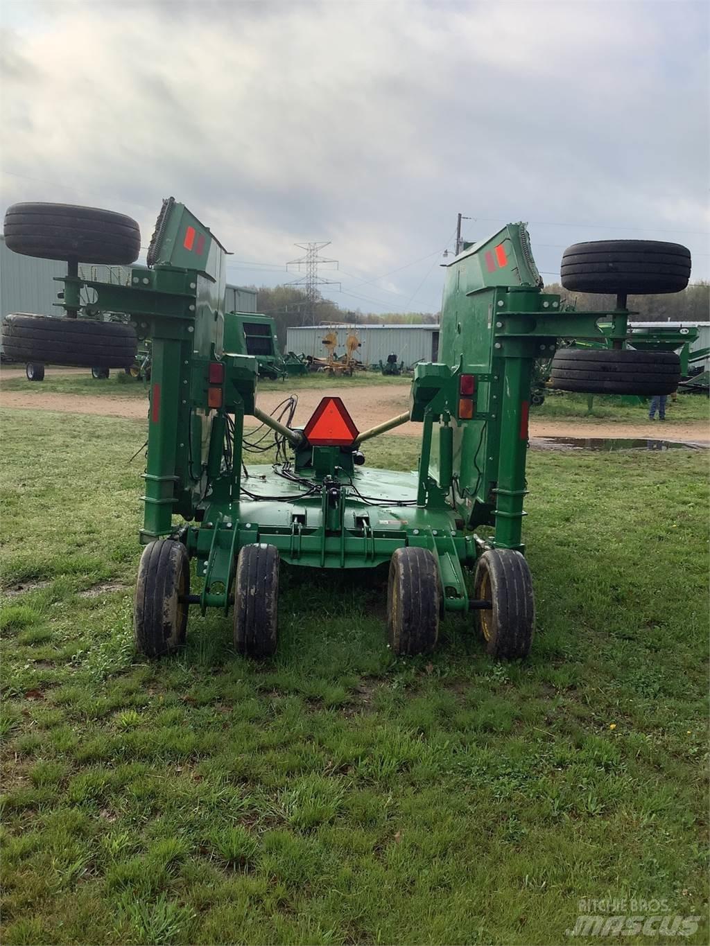 John Deere R20 Balleskærere og -stablere