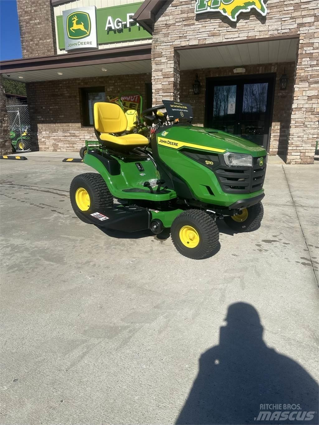 John Deere S110 Traktorklippere