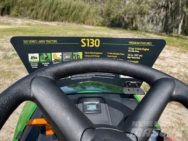 John Deere S130 Traktorklippere