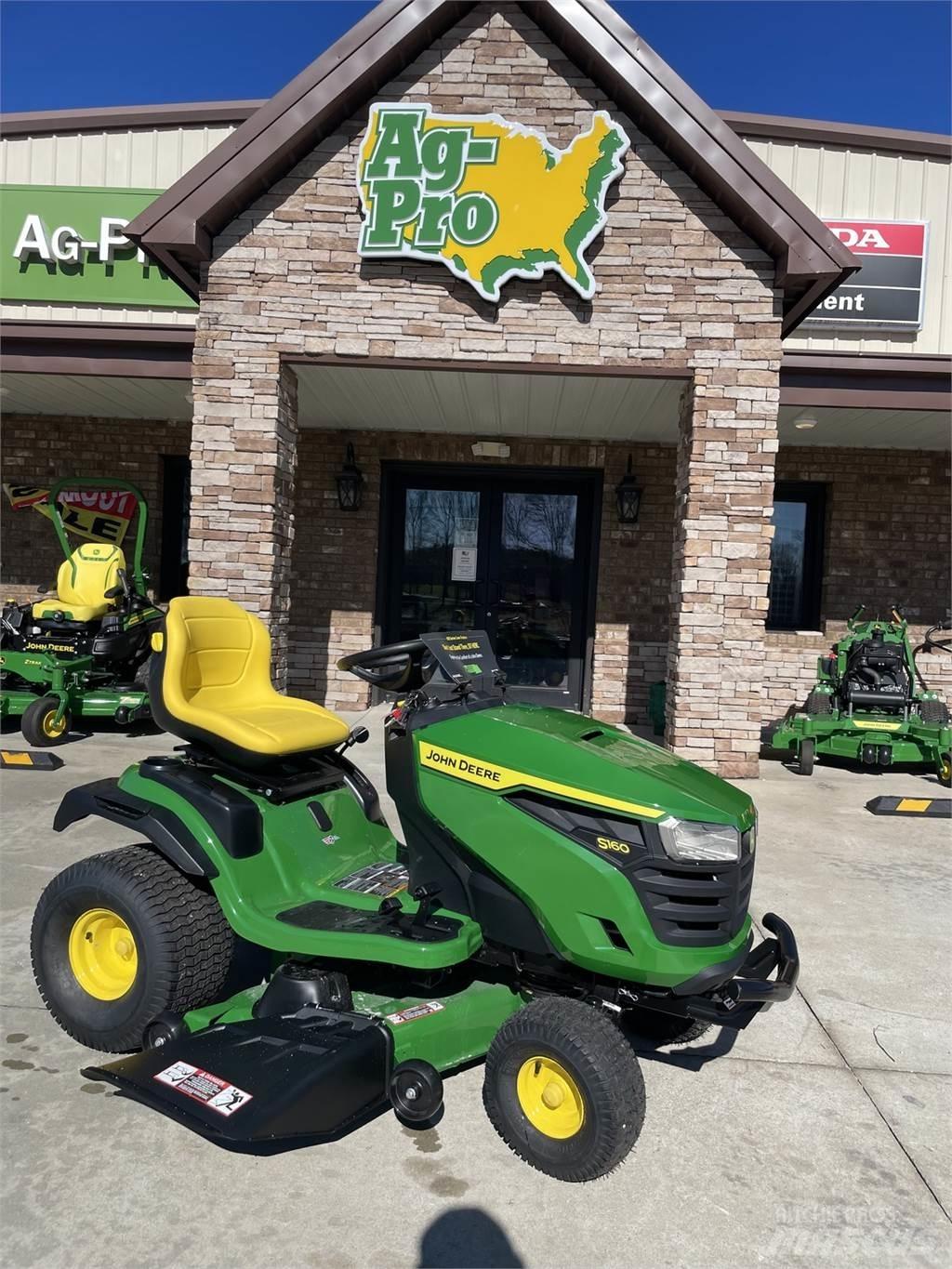 John Deere S160 Kompakte traktorer