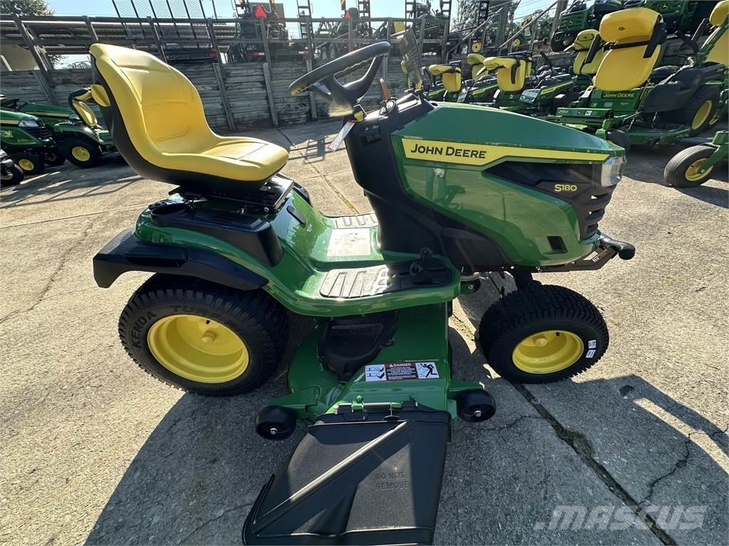 John Deere S180 Kompakte traktorer