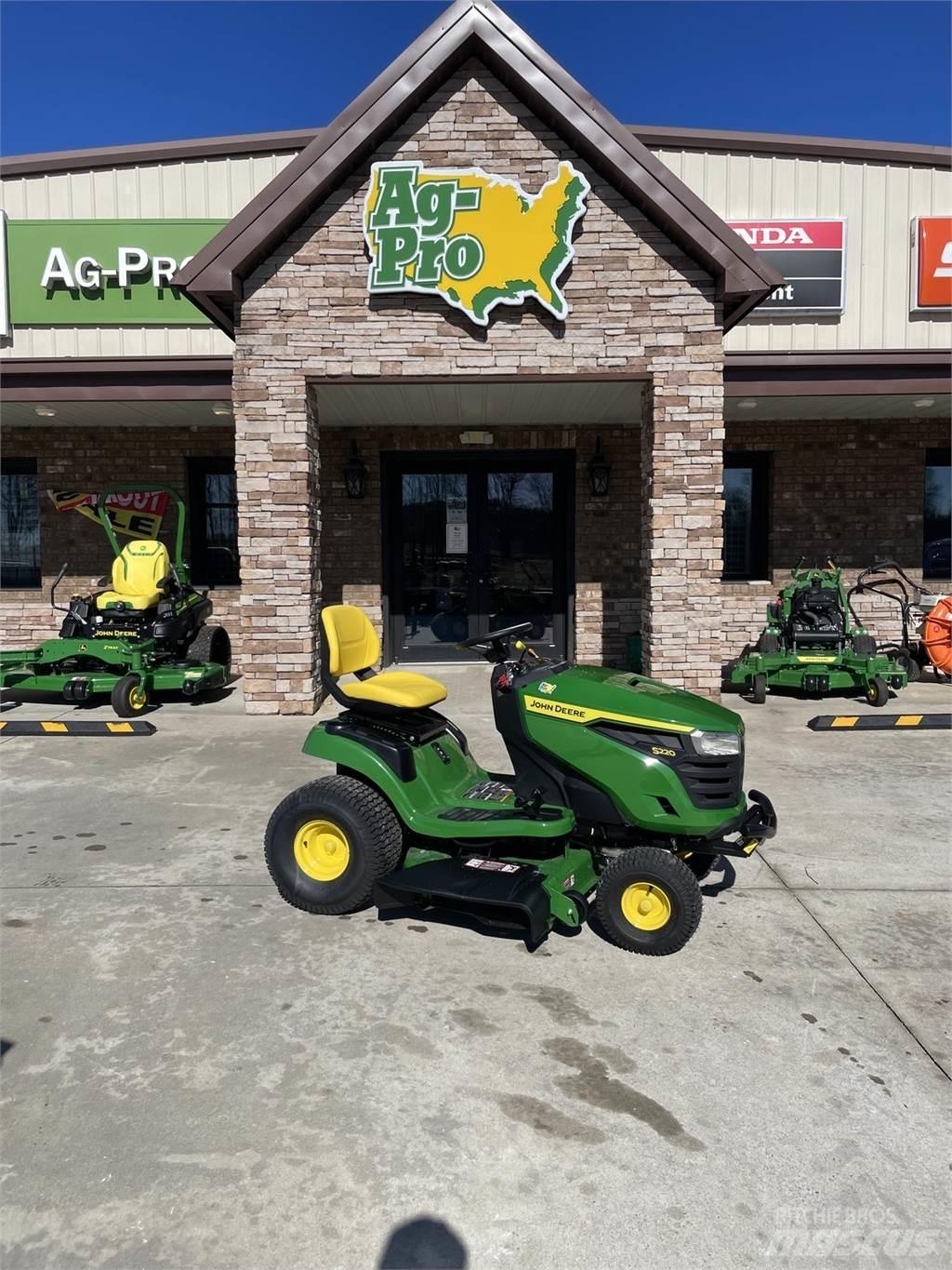 John Deere S220 Traktorklippere