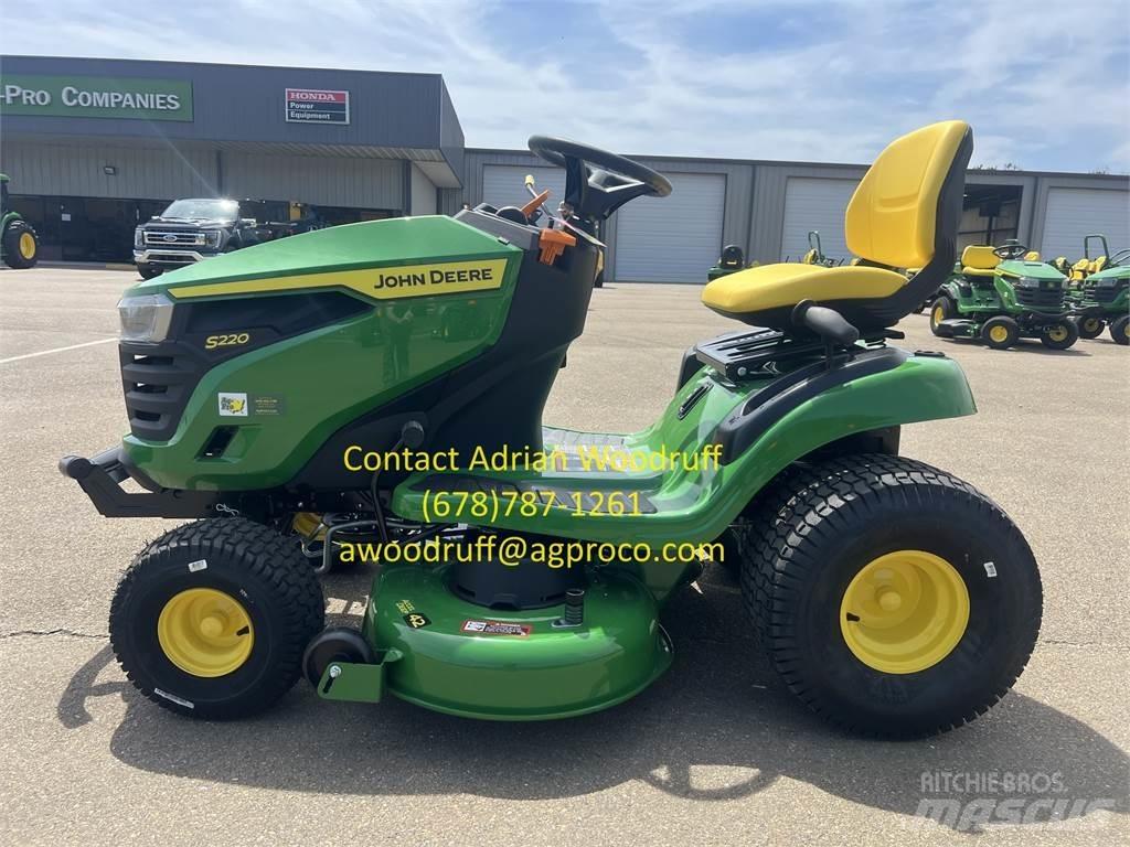 John Deere S220 Traktorklippere