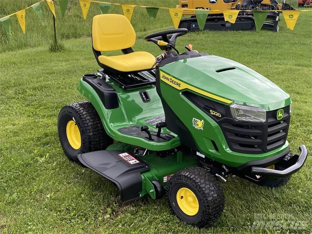 John Deere S220 Traktorklippere