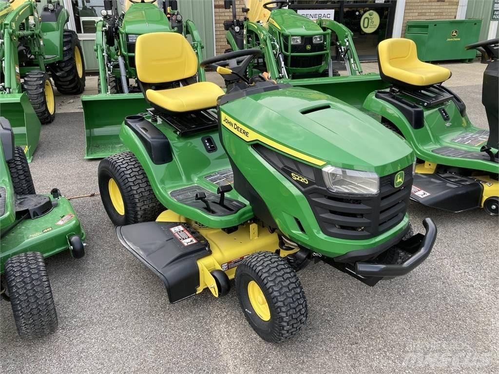 John Deere S220 Kompakte traktorer
