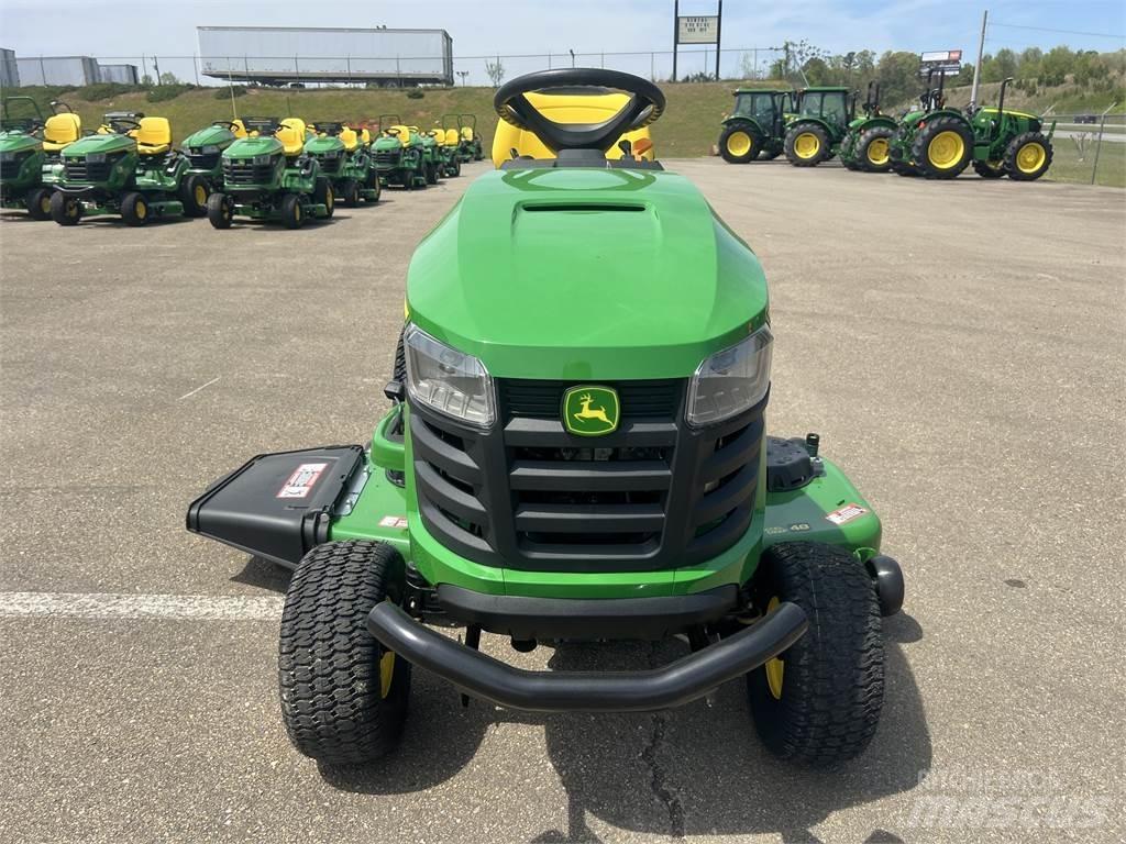 John Deere S240 Kompakte traktorer