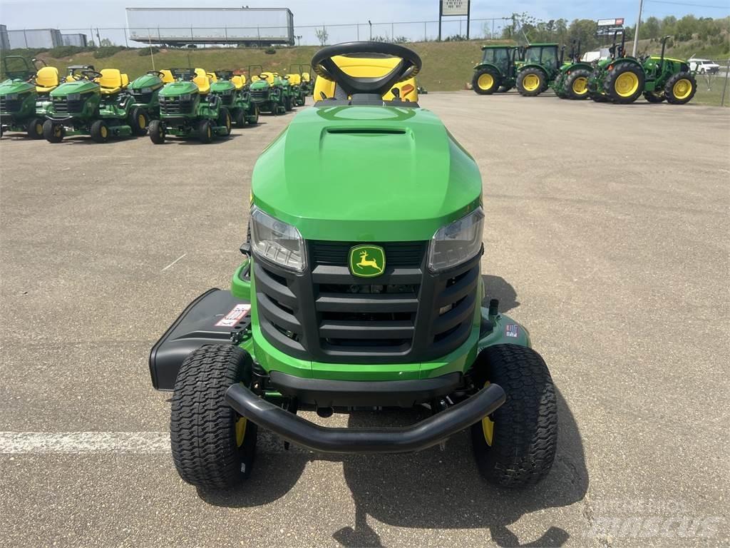 John Deere S240 Kompakte traktorer