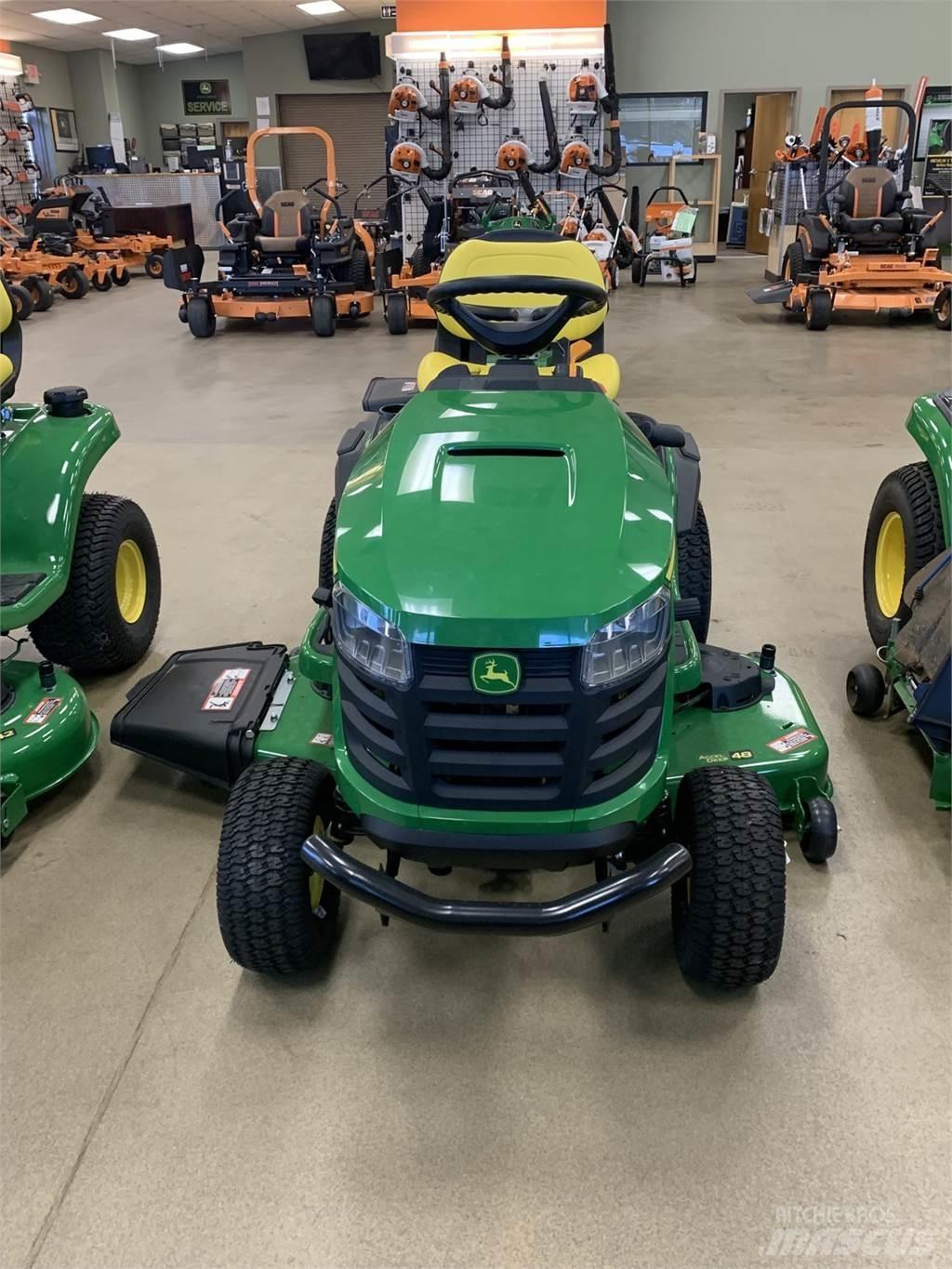 John Deere S240 Kompakte traktorer