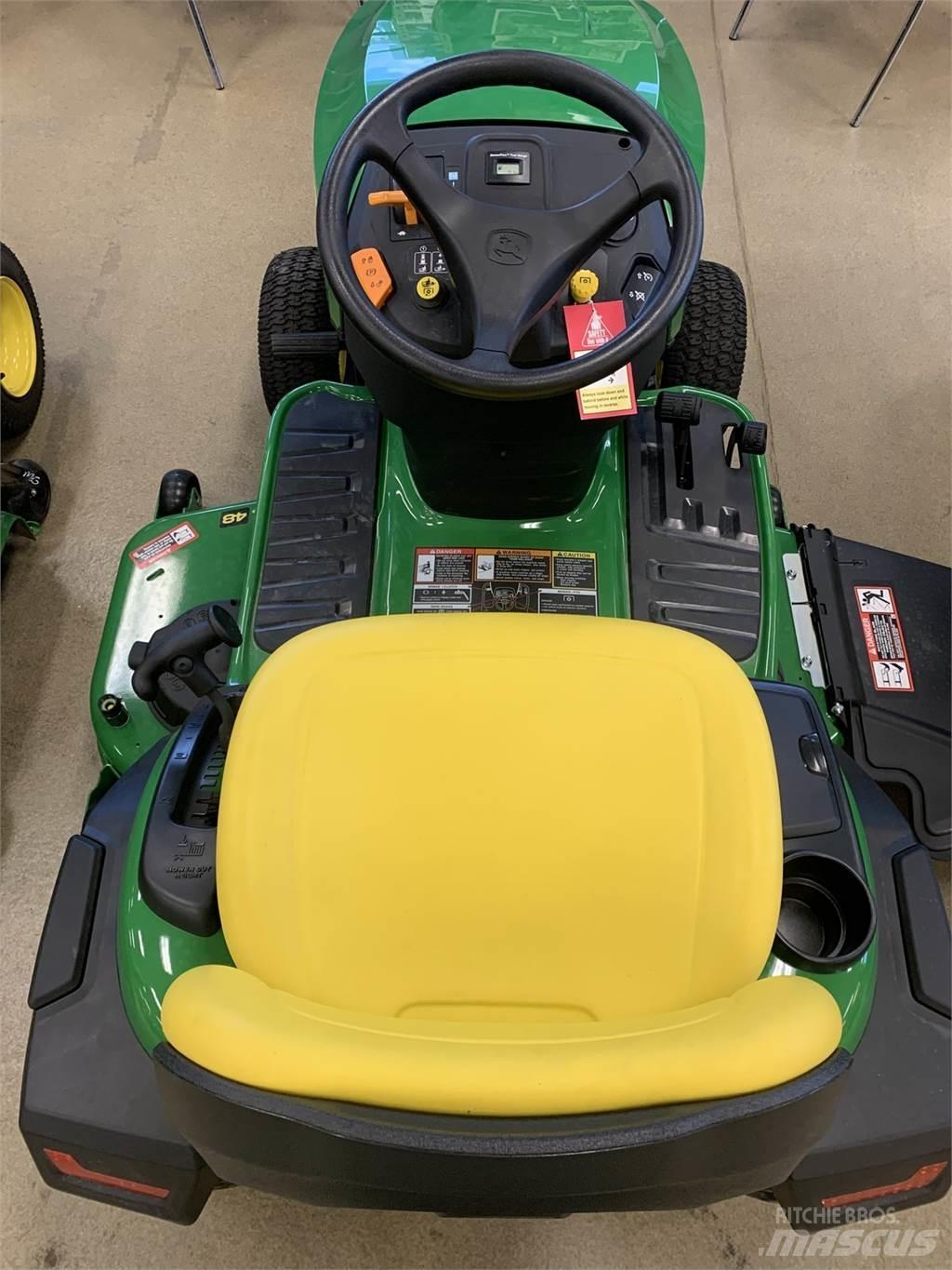John Deere S240 Kompakte traktorer