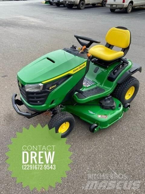 John Deere S240 Kompakte traktorer
