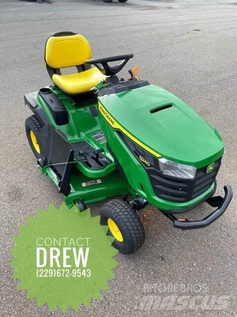 John Deere S240 Kompakte traktorer