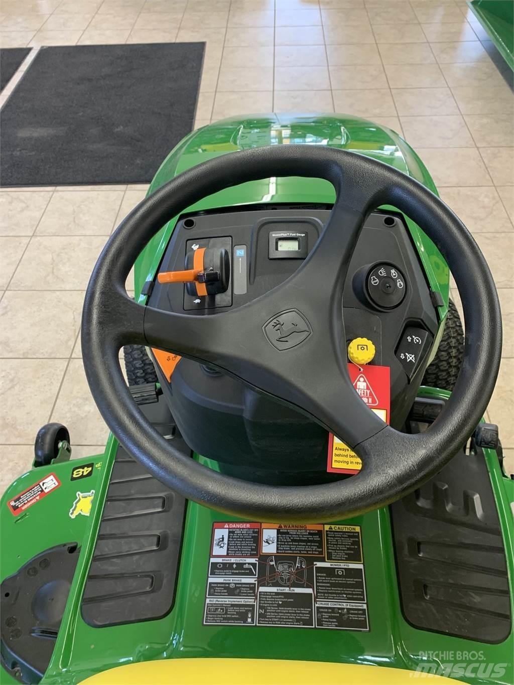 John Deere S240 Kompakte traktorer