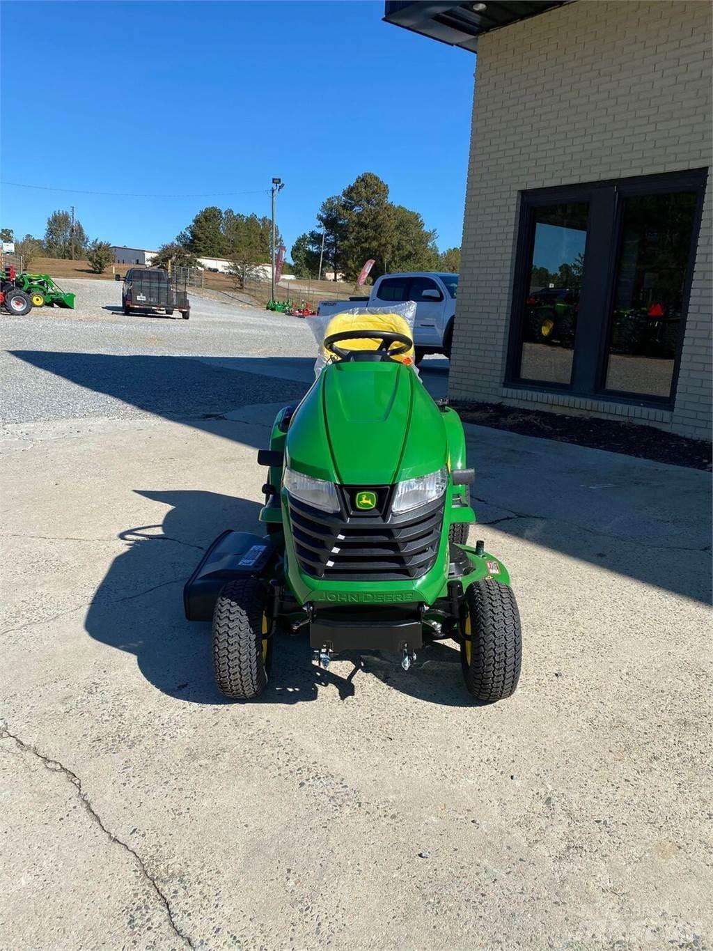 John Deere X330 Kompakte traktorer