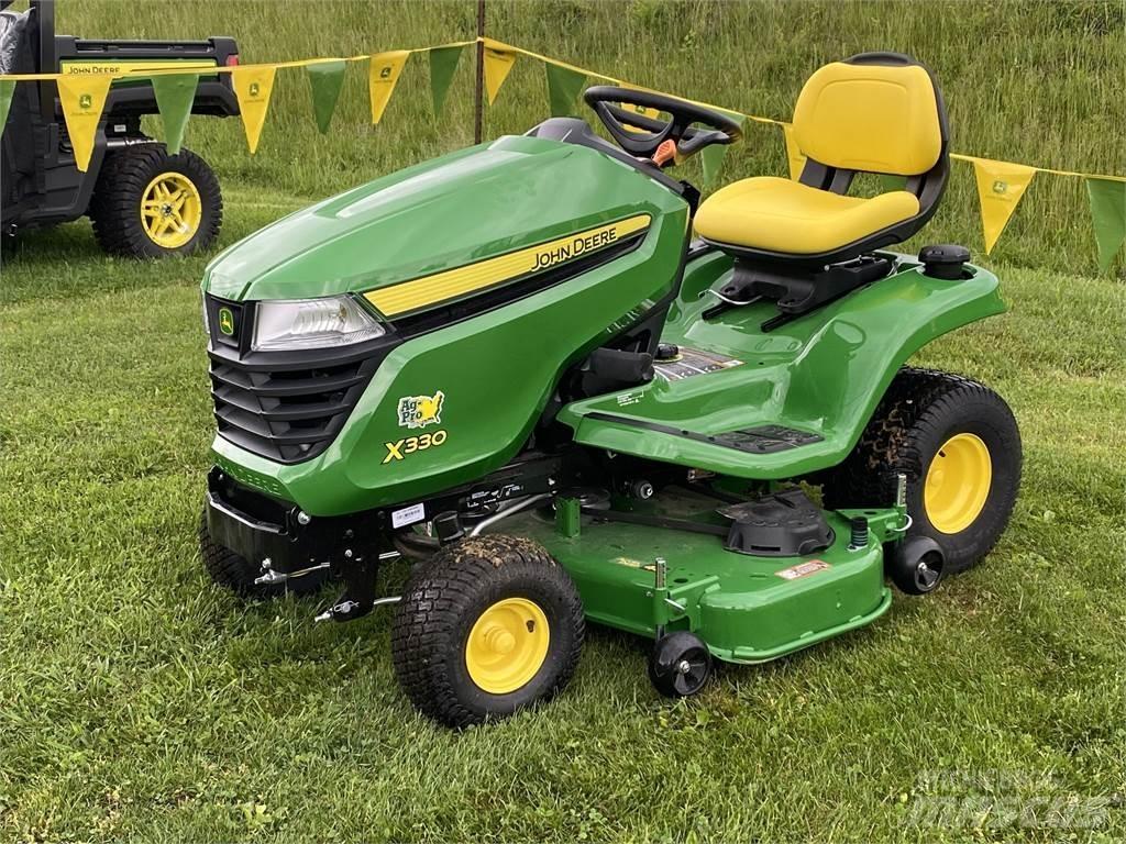 John Deere X330 Kompakte traktorer