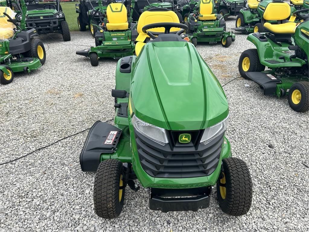 John Deere X330 Kompakte traktorer