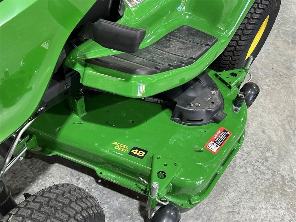 John Deere X330 Kompakte traktorer