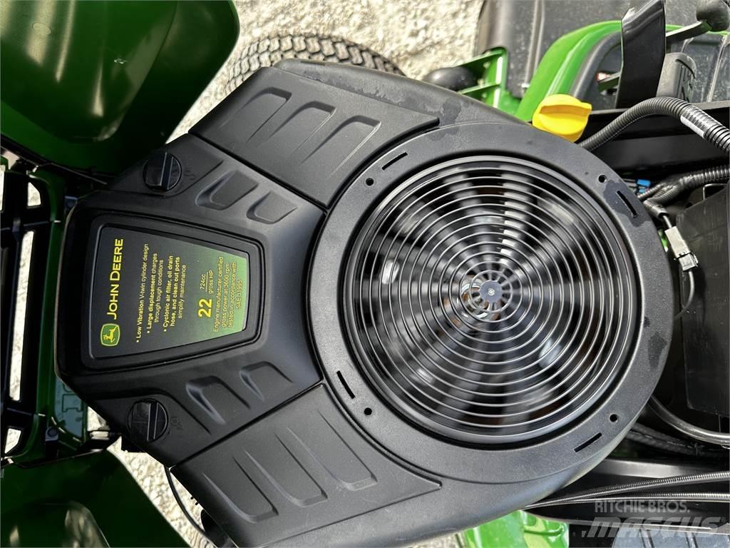 John Deere X330 Kompakte traktorer