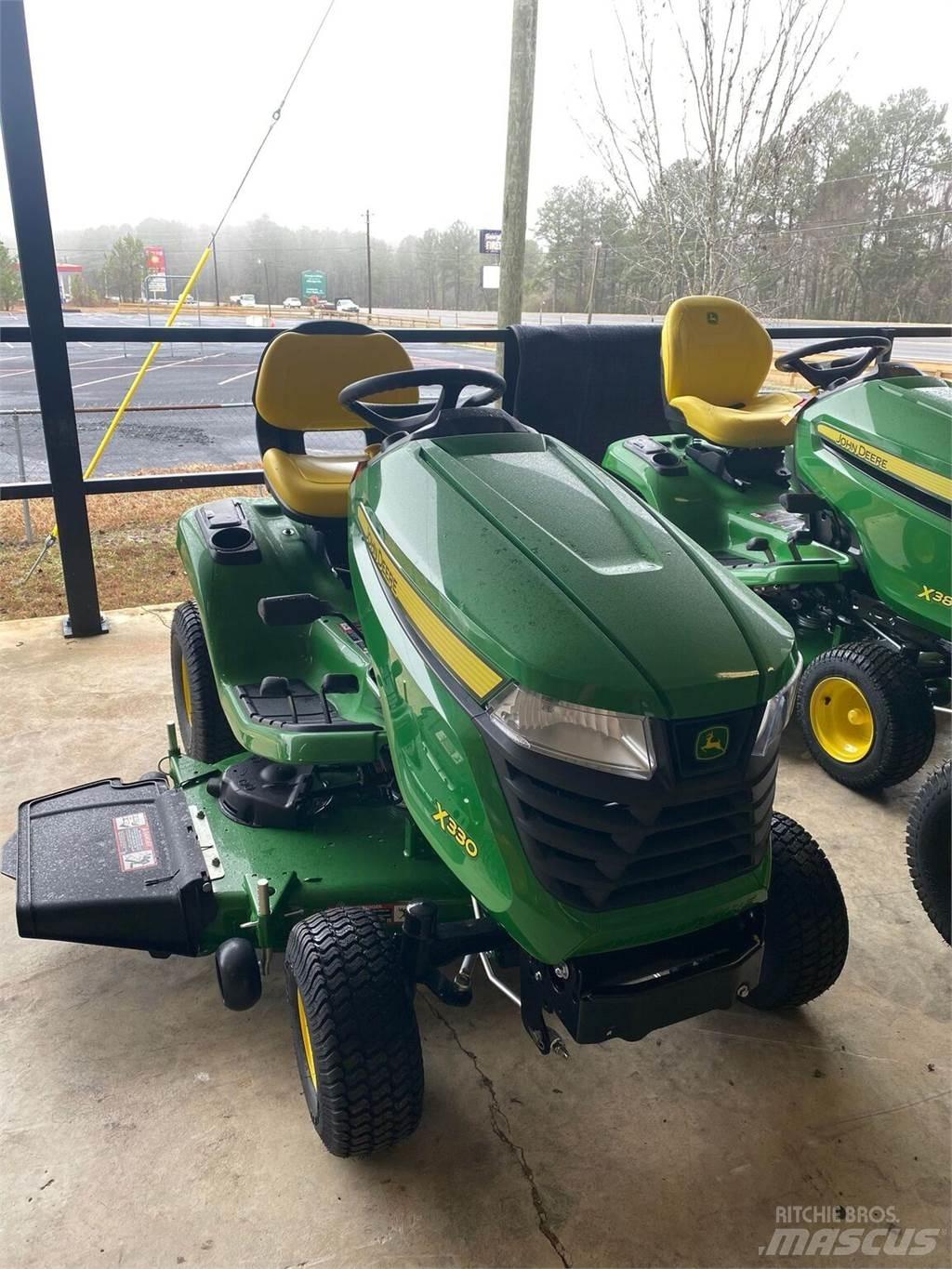 John Deere X330 Kompakte traktorer