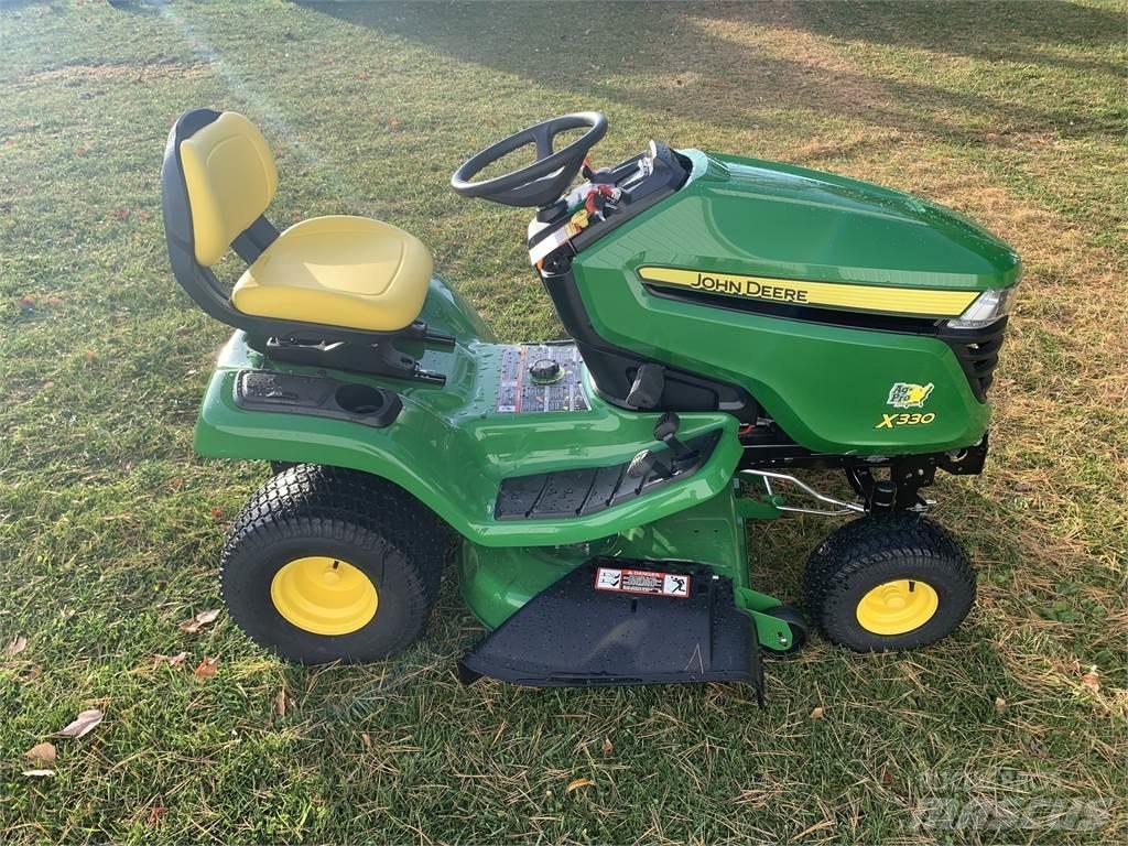 John Deere X330 Kompakte traktorer