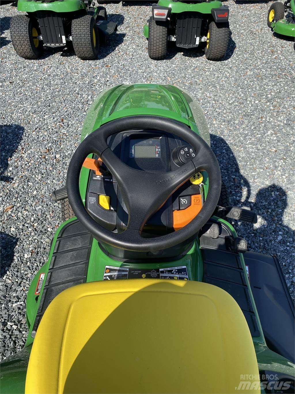 John Deere X330 Kompakte traktorer