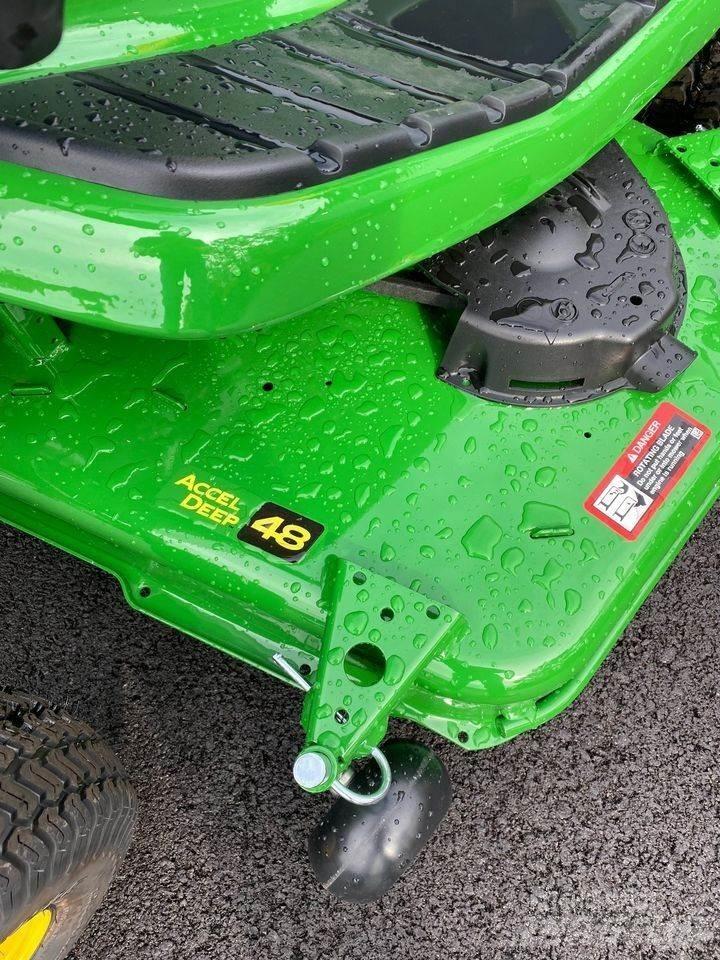 John Deere X330 Kompakte traktorer