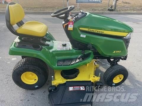 John Deere X350 Kompakte traktorer