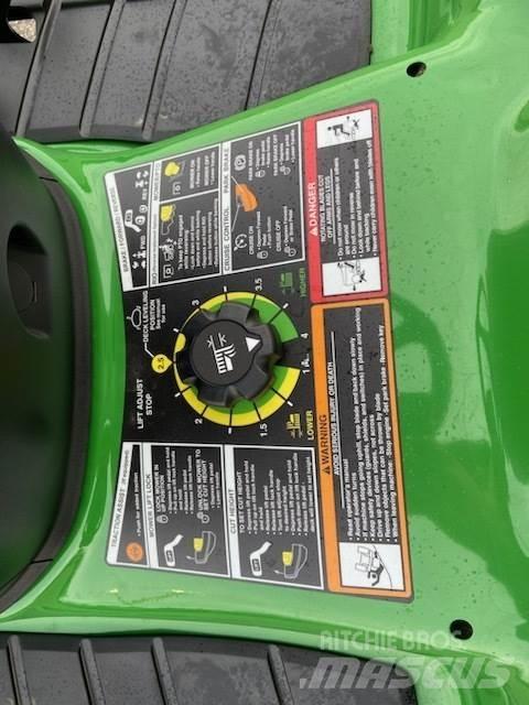 John Deere X350 Kompakte traktorer
