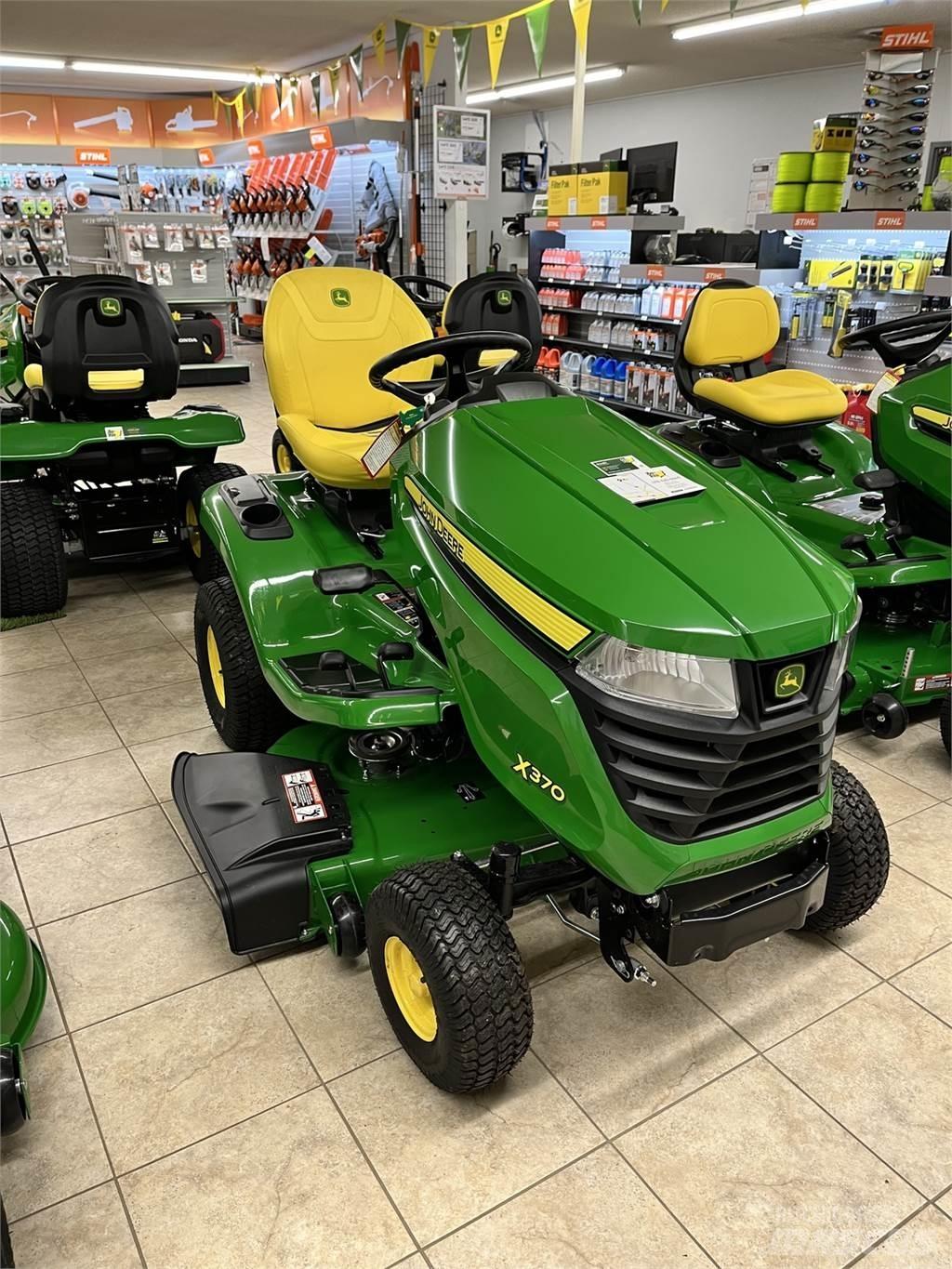 John Deere X370 Kompakte traktorer
