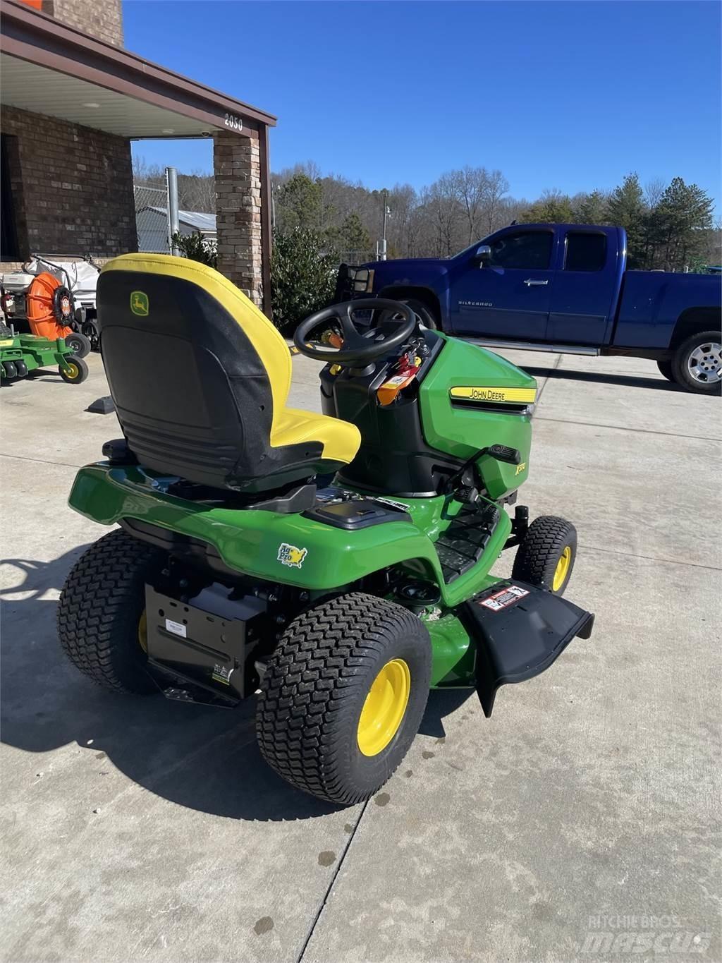 John Deere X370 Kompakte traktorer