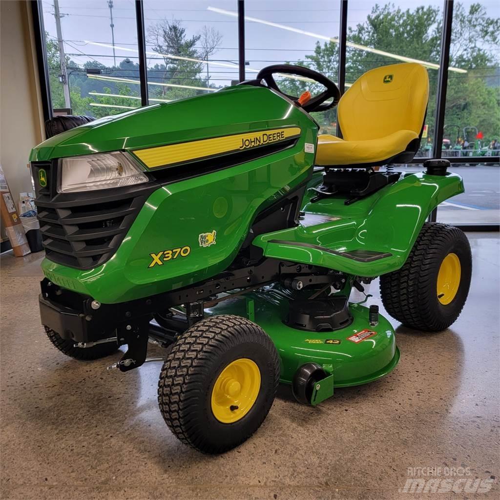 John Deere X370 Kompakte traktorer