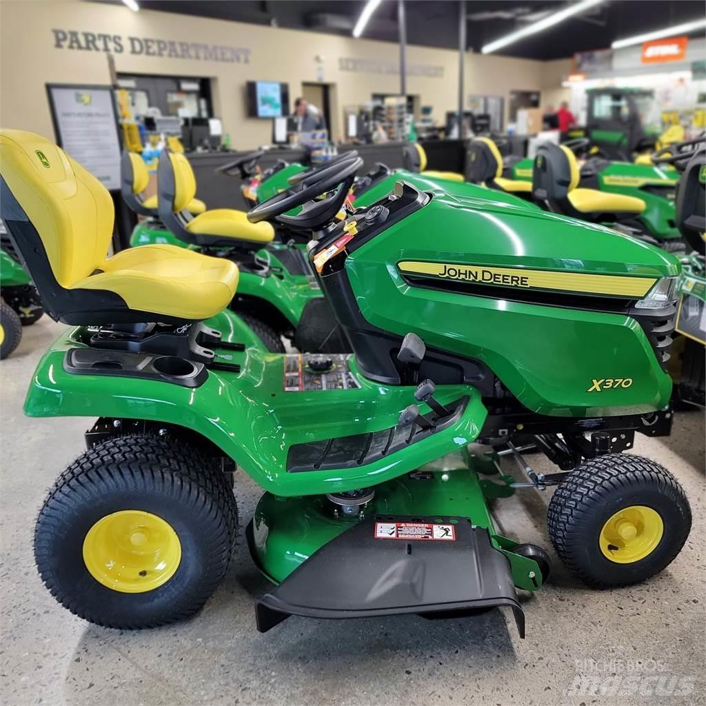 John Deere X370 Kompakte traktorer