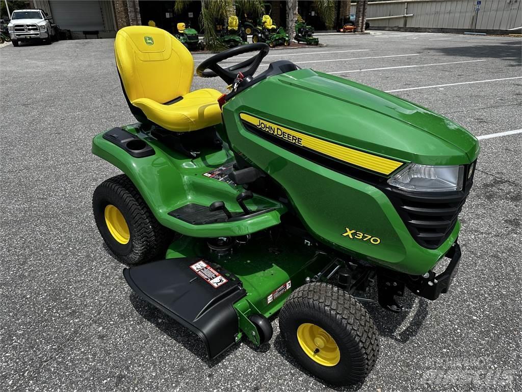 John Deere X370 Kompakte traktorer