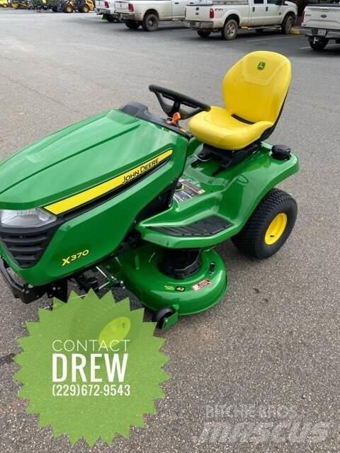 John Deere X370 Kompakte traktorer