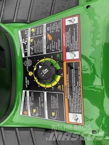 John Deere X370 Kompakte traktorer