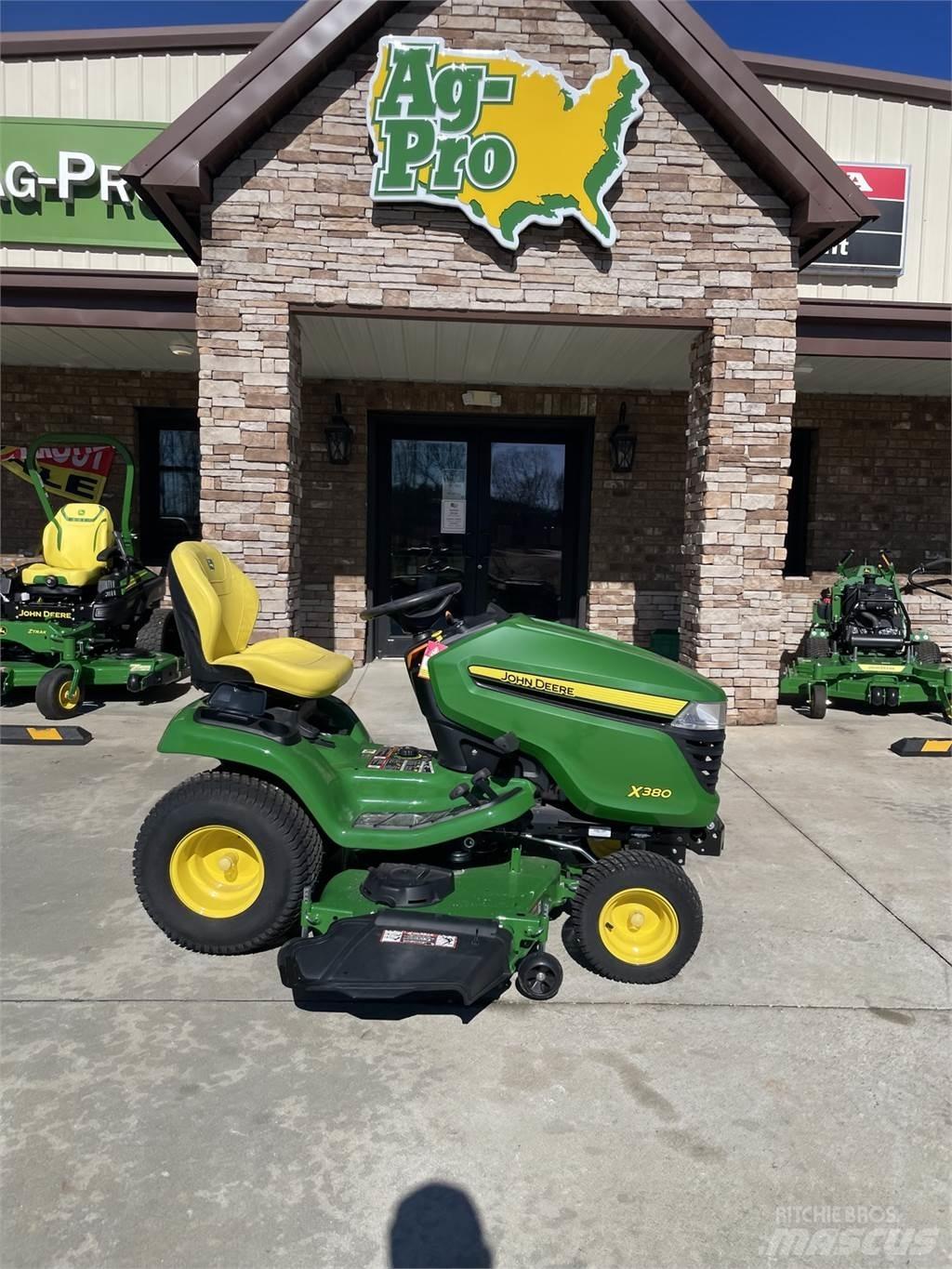 John Deere X380 Kompakte traktorer