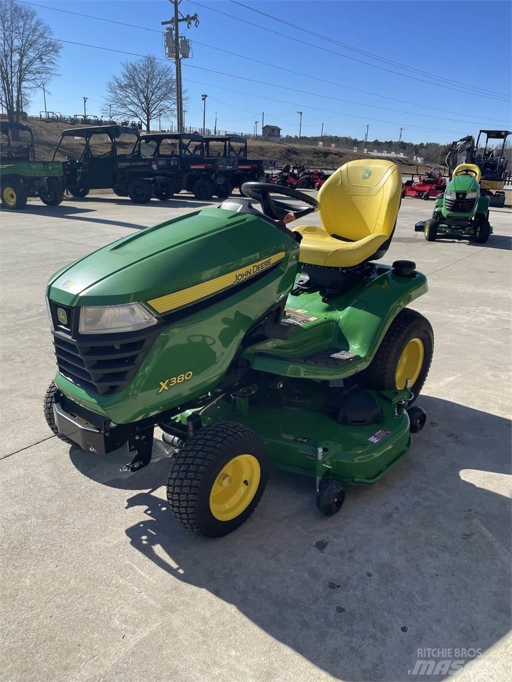 John Deere X380 Kompakte traktorer