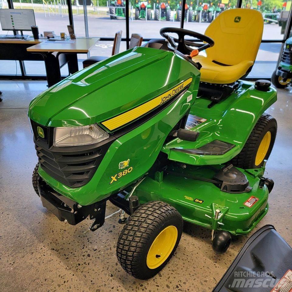 John Deere X380 Kompakte traktorer