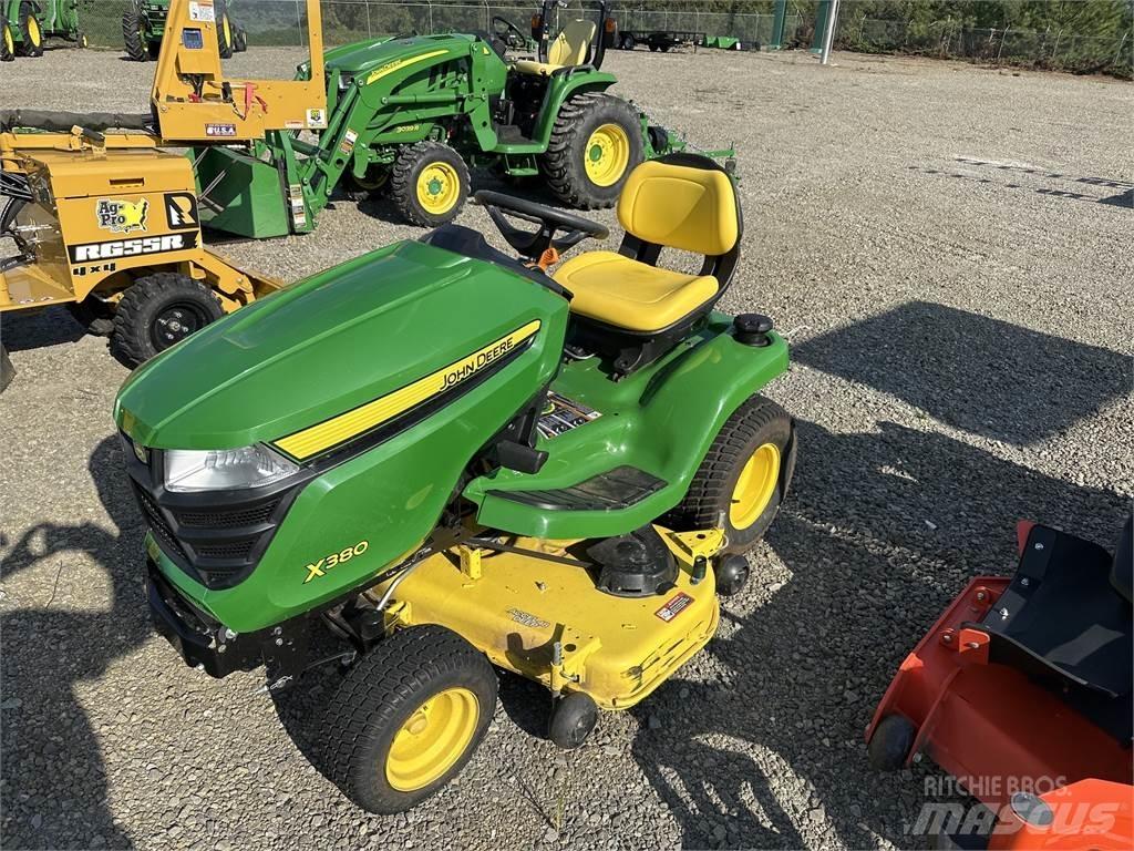 John Deere x380 Kompakte traktorer