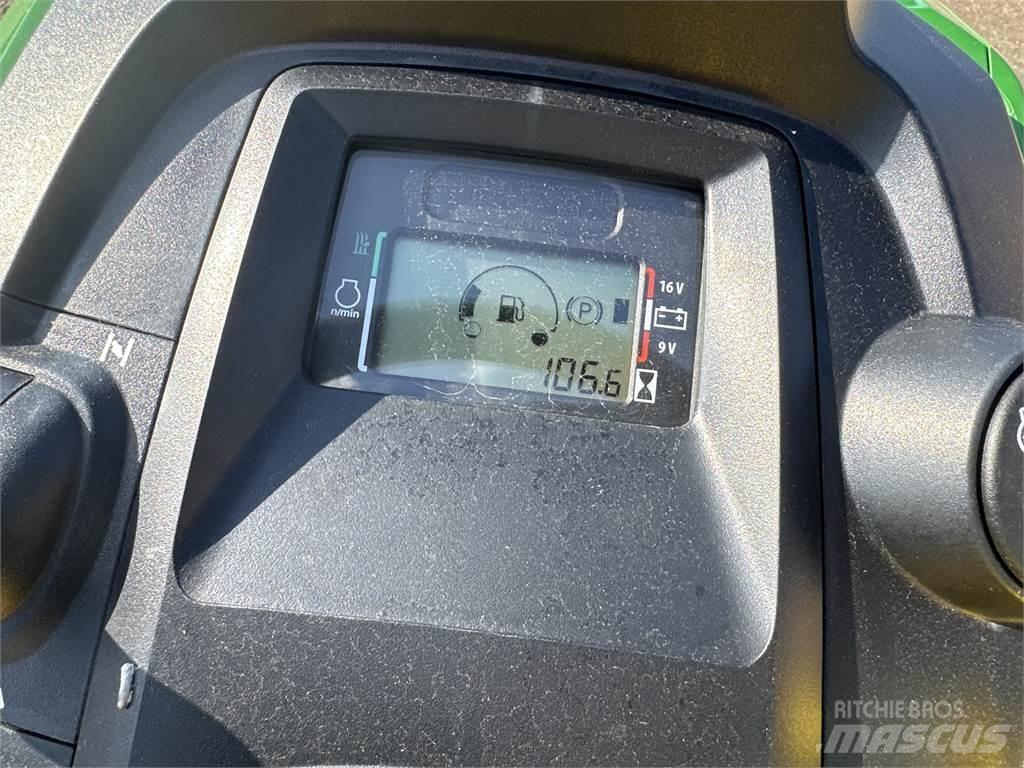 John Deere x380 Kompakte traktorer