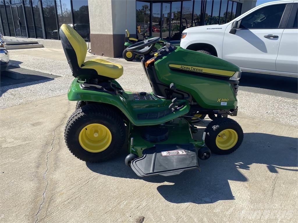 John Deere X380 Kompakte traktorer