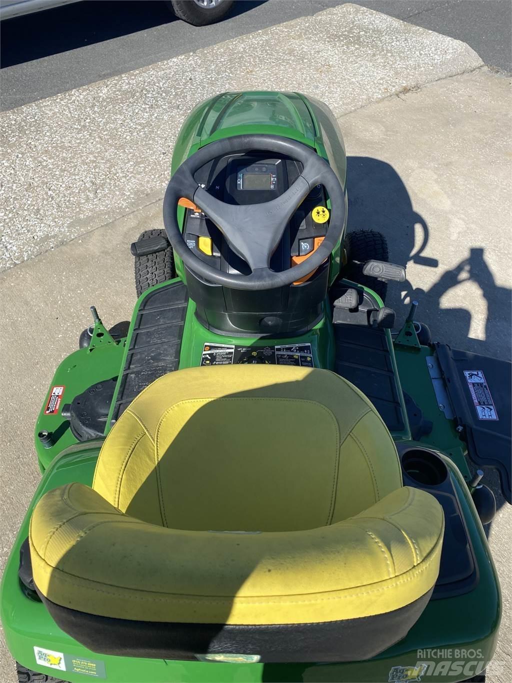 John Deere X380 Kompakte traktorer