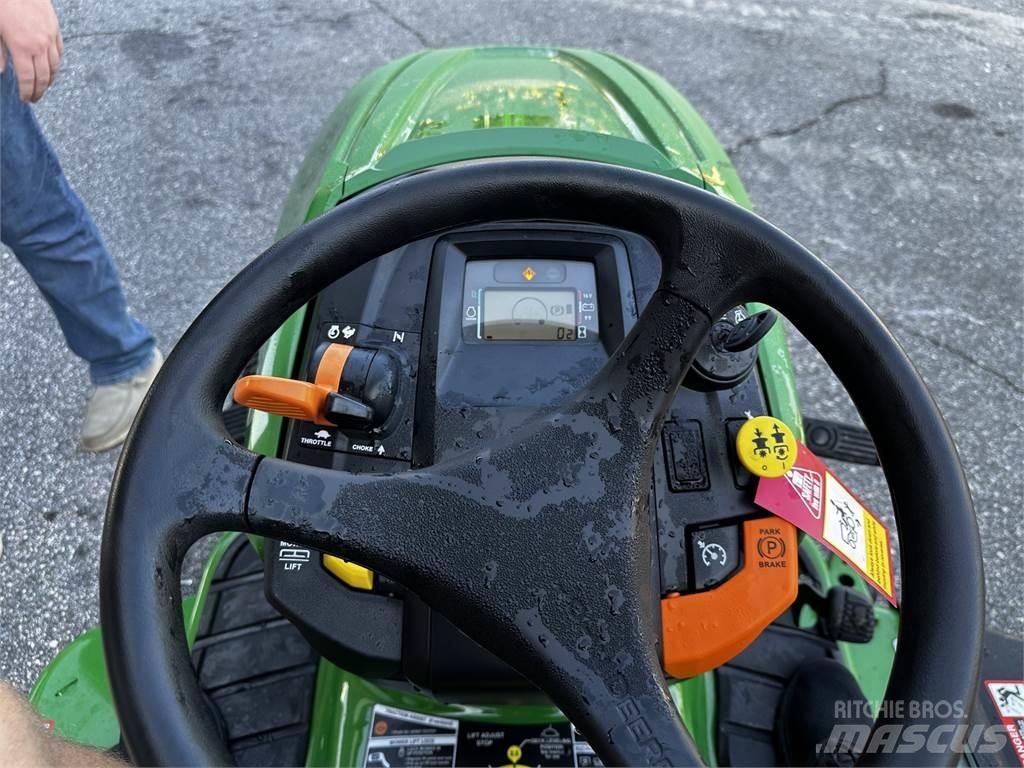John Deere X380 Kompakte traktorer