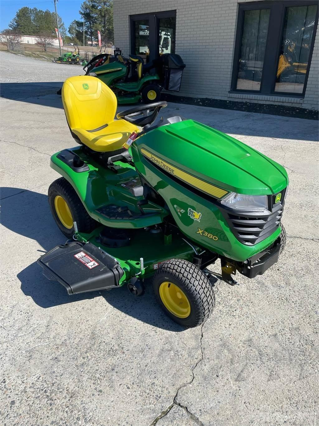 John Deere X380 Kompakte traktorer