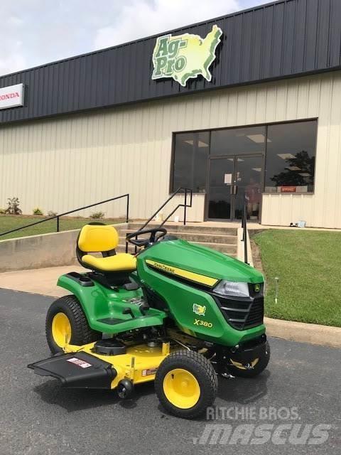 John Deere X380 Kompakte traktorer