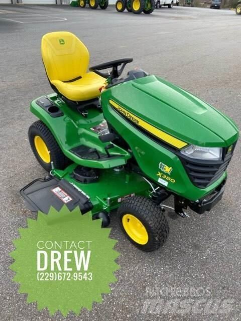 John Deere X380 Kompakte traktorer