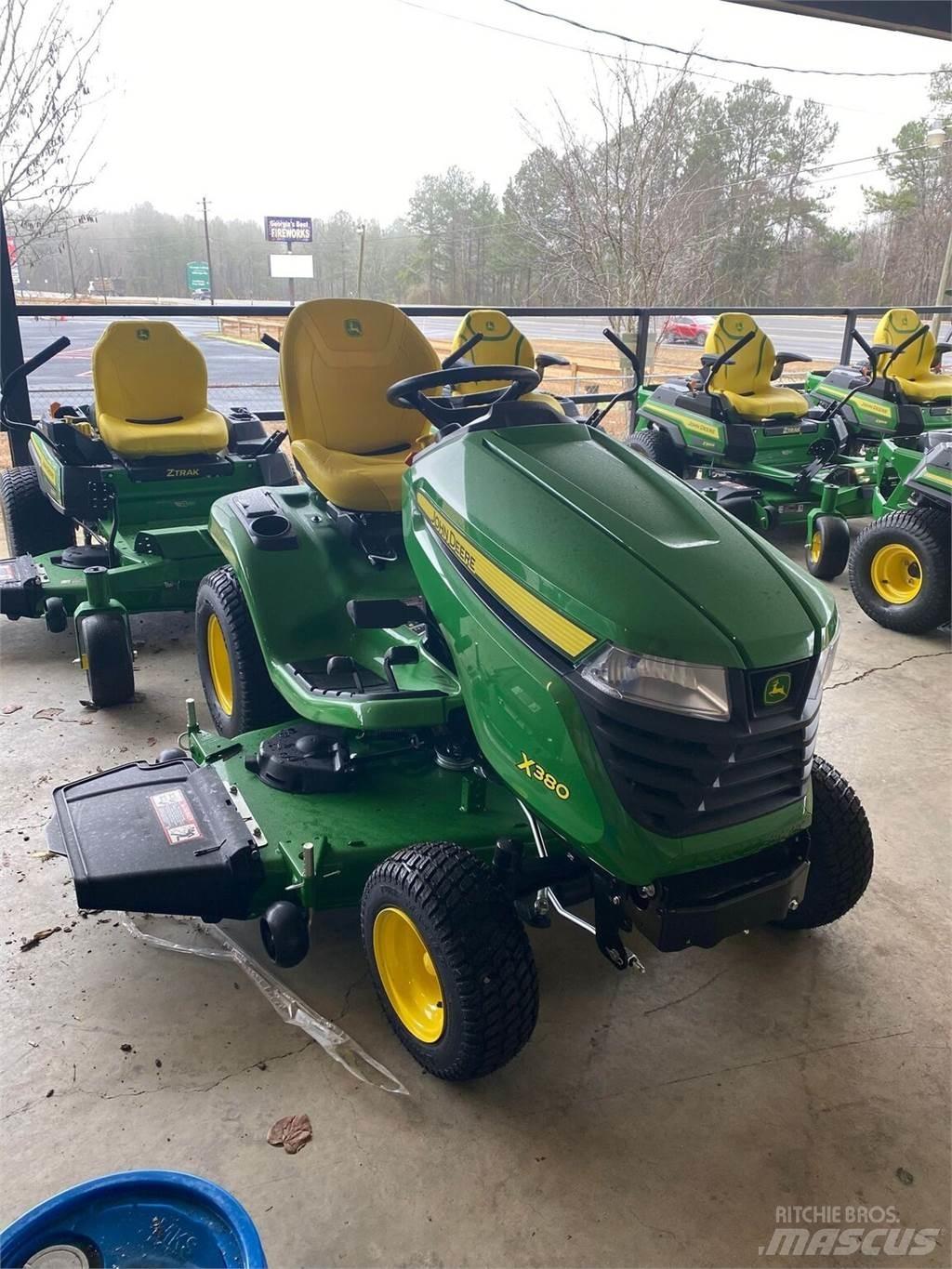 John Deere X380 Kompakte traktorer