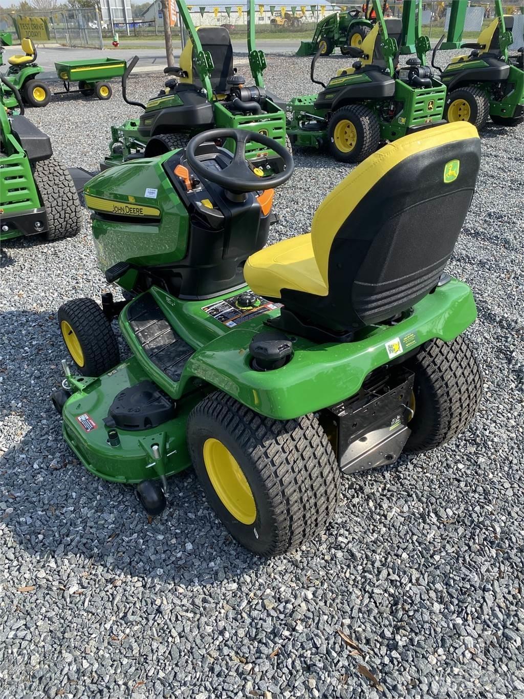 John Deere X380 Kompakte traktorer
