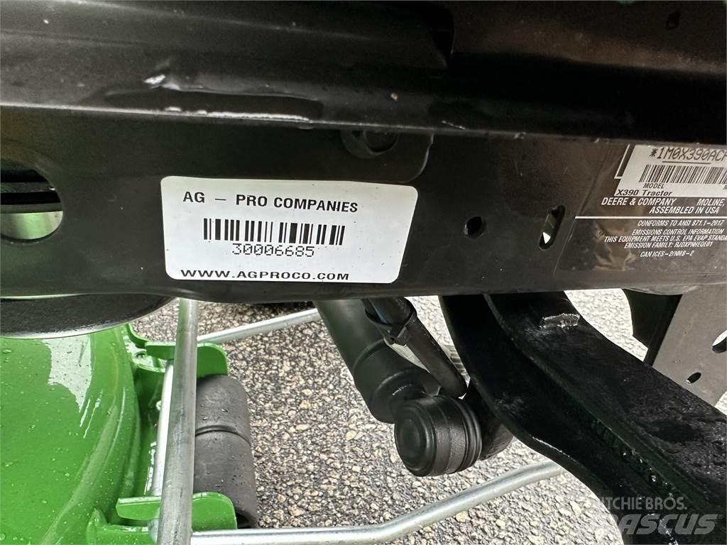 John Deere X390 Kompakte traktorer